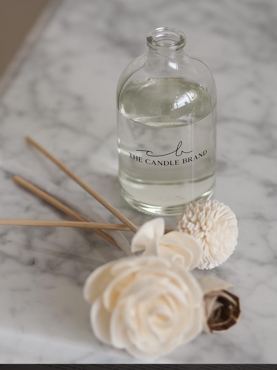 Reed and rope flowers with the branded vase.