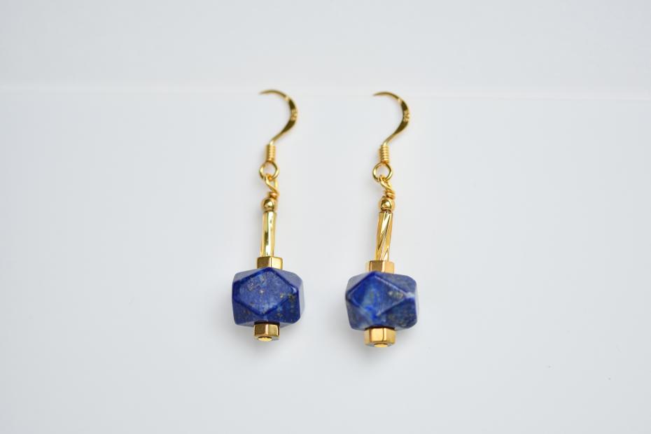 Petal & Stone earrings lapis lazuli