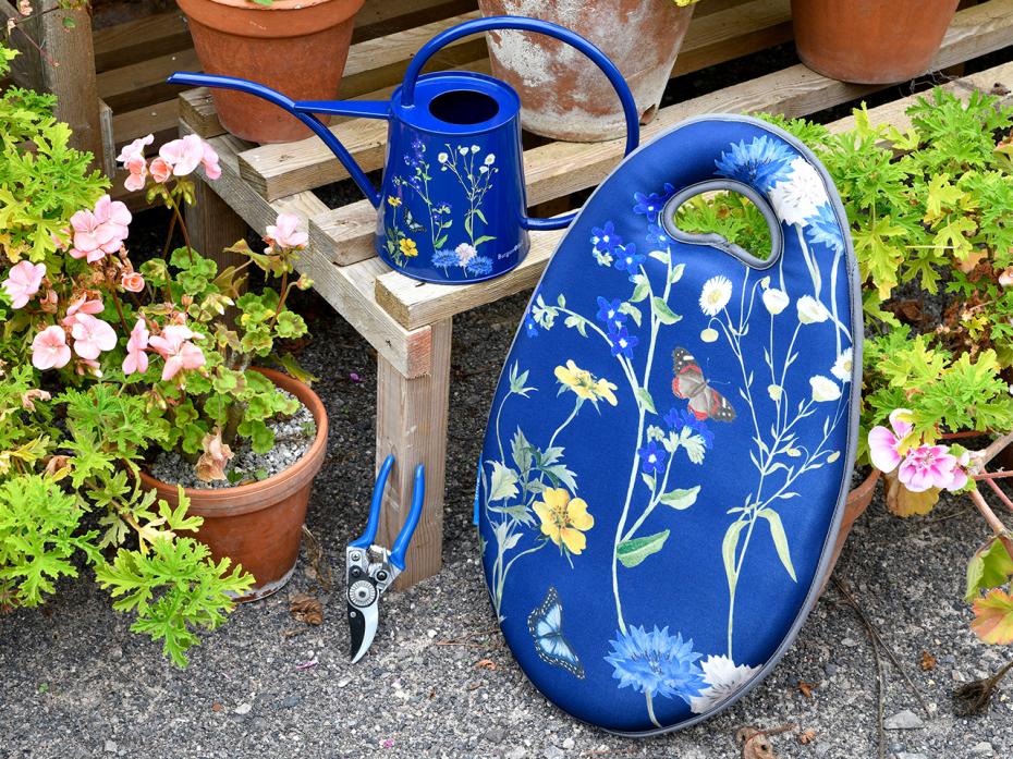 Burgon & Ball RHS Gifts for Gardeners British Meadow watering can, kneeler and pruner