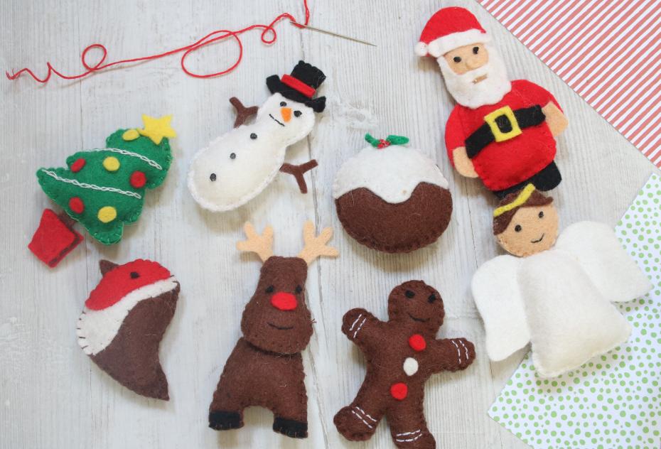 Santa Garland Kit Decorations