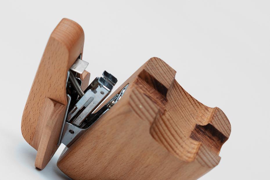Stapler Function Detail of Wooden Elephant Stapler