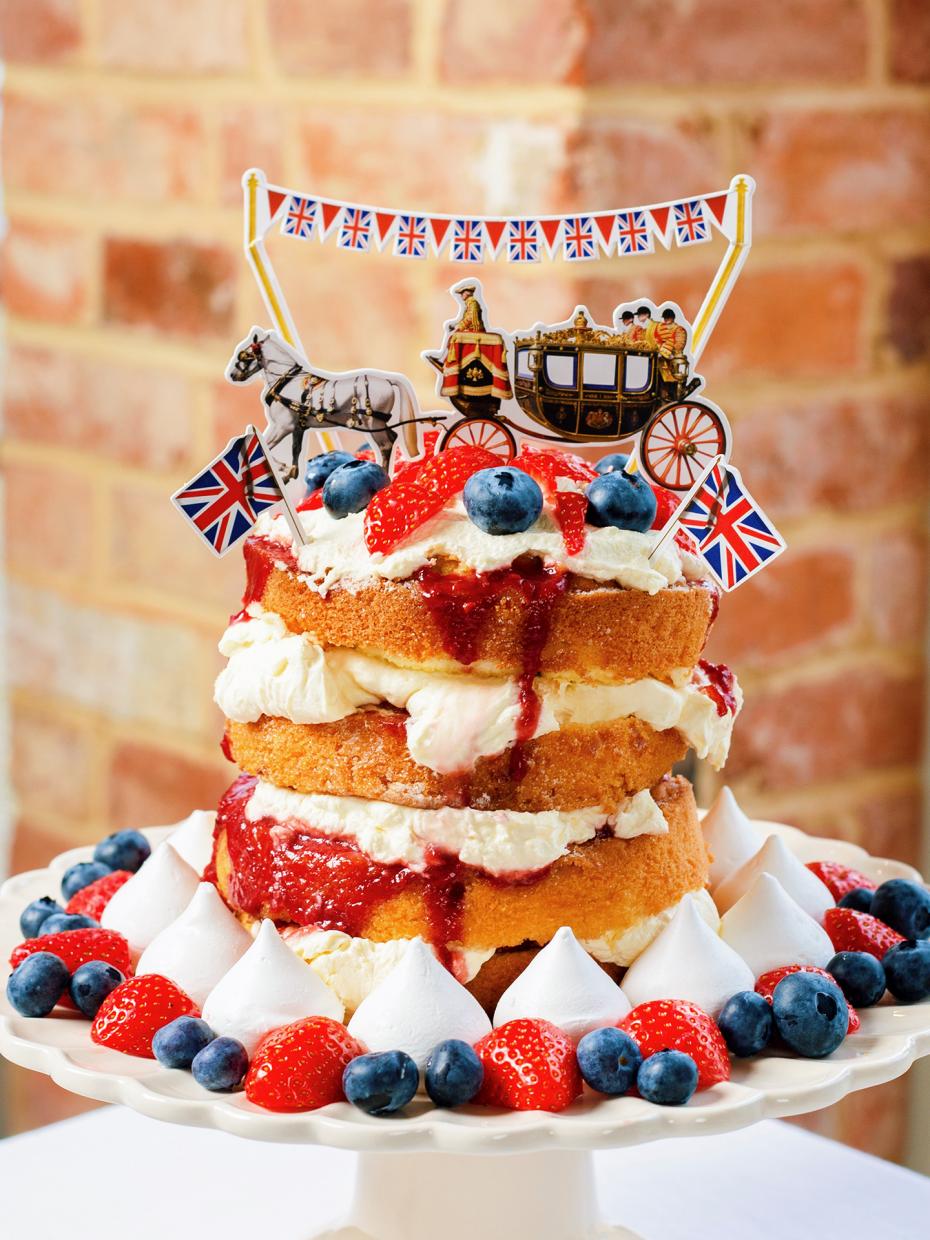 Let them eat cake! Talking Tables cake pop tops are the ultimate decoration for the cake centrepiece of the party.