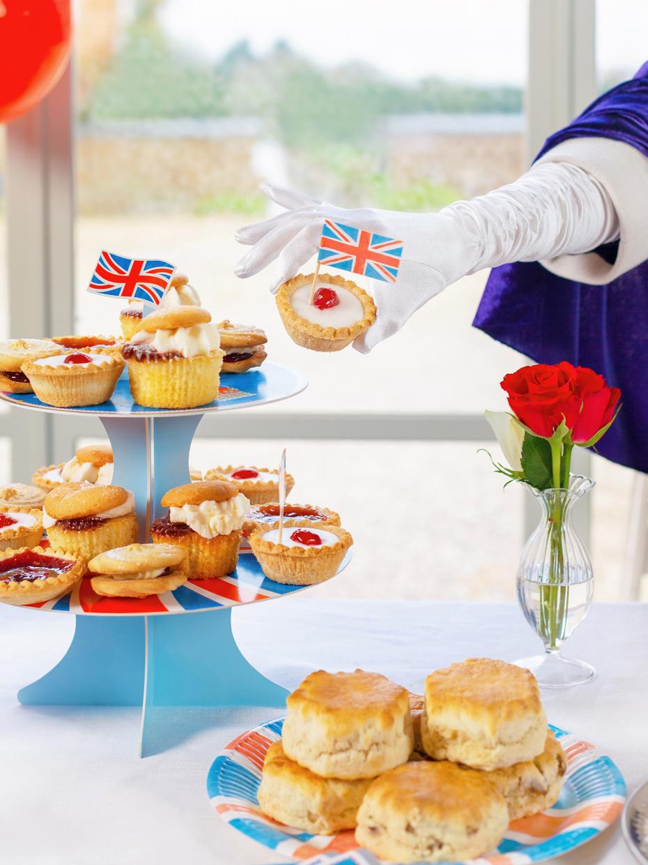 A cake stand fit for a Queen!