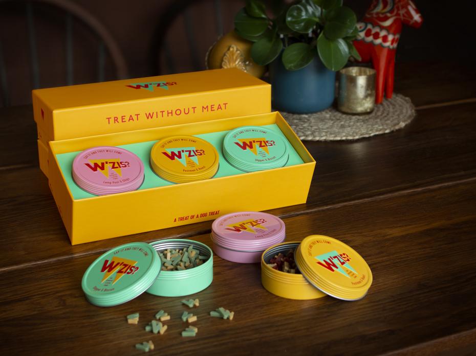 Gift box and open tins