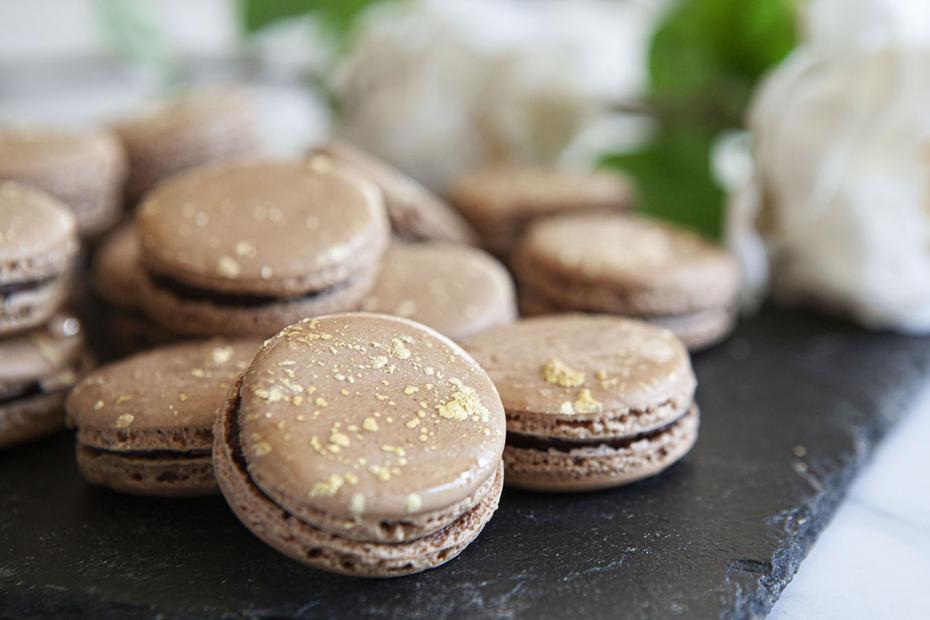 Chocolate & Gold Macaron