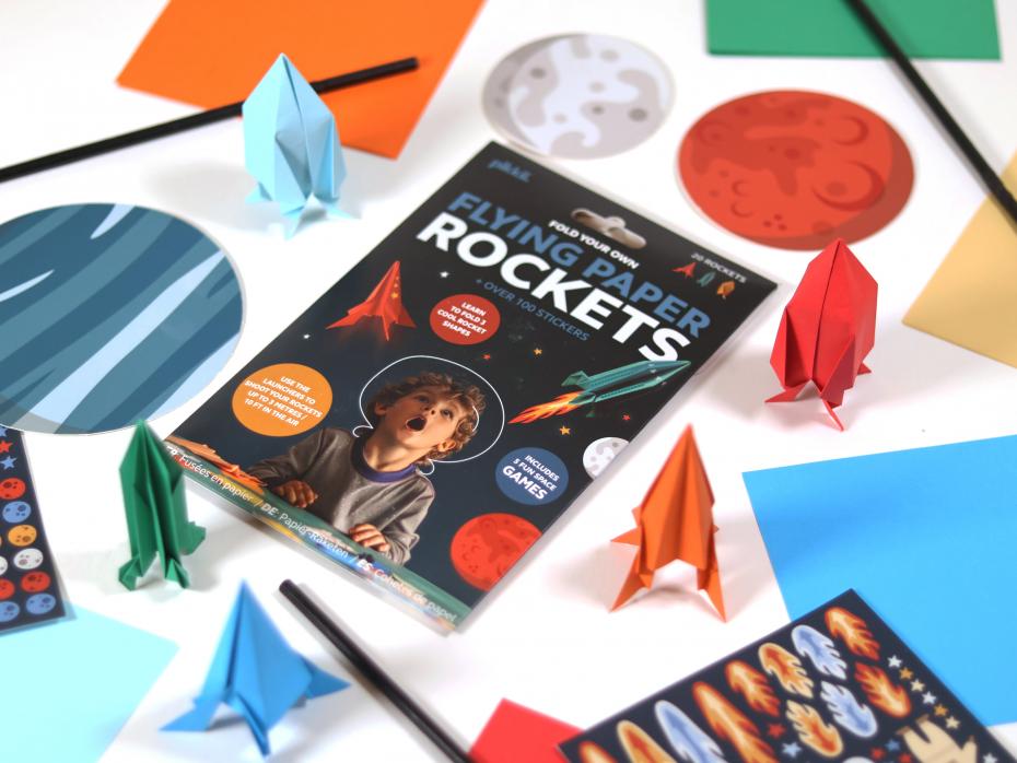Pikkii Flying Paper Rockets pack contents