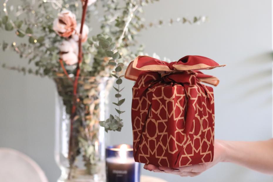 Reusable fabric gift wrap - furoshiki