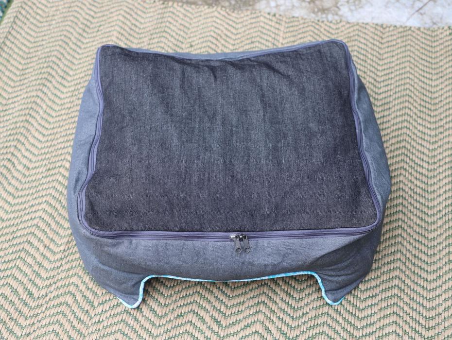Wildlife World Dog Bed