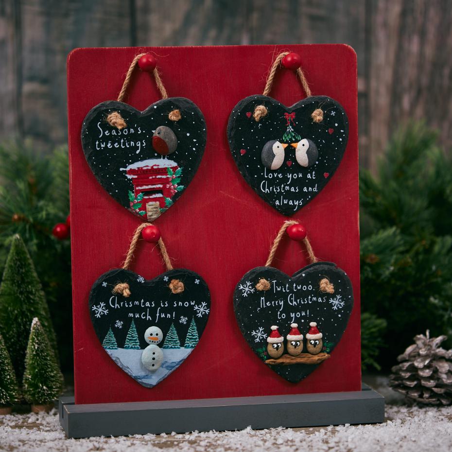 7XS397 4Asst Christmas Slate Hanger with Pebbles