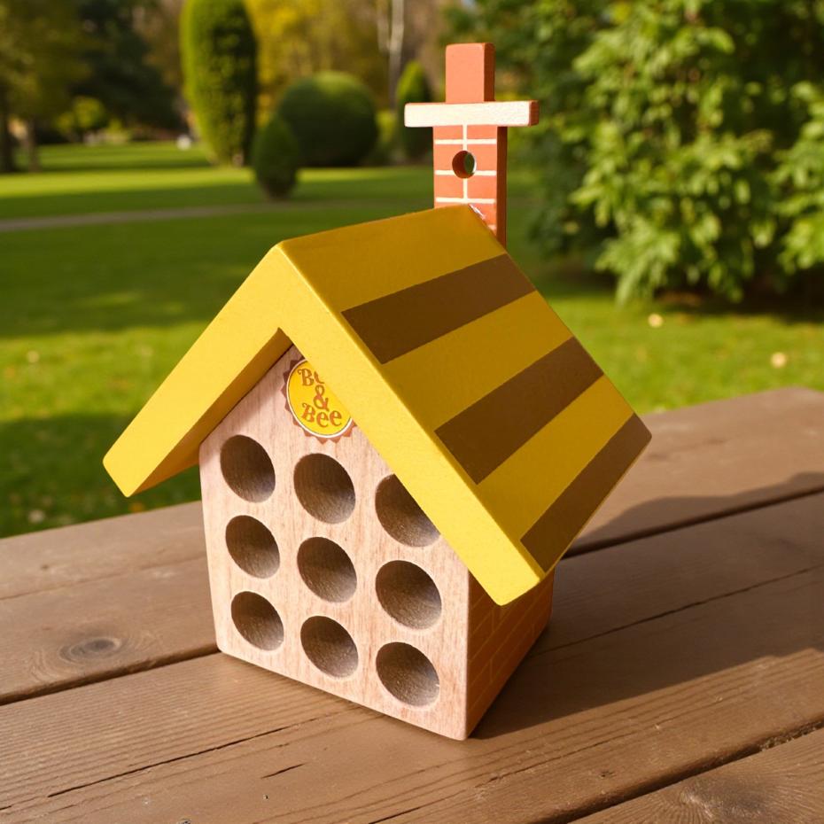 Wooden Busy Bee (B&B)