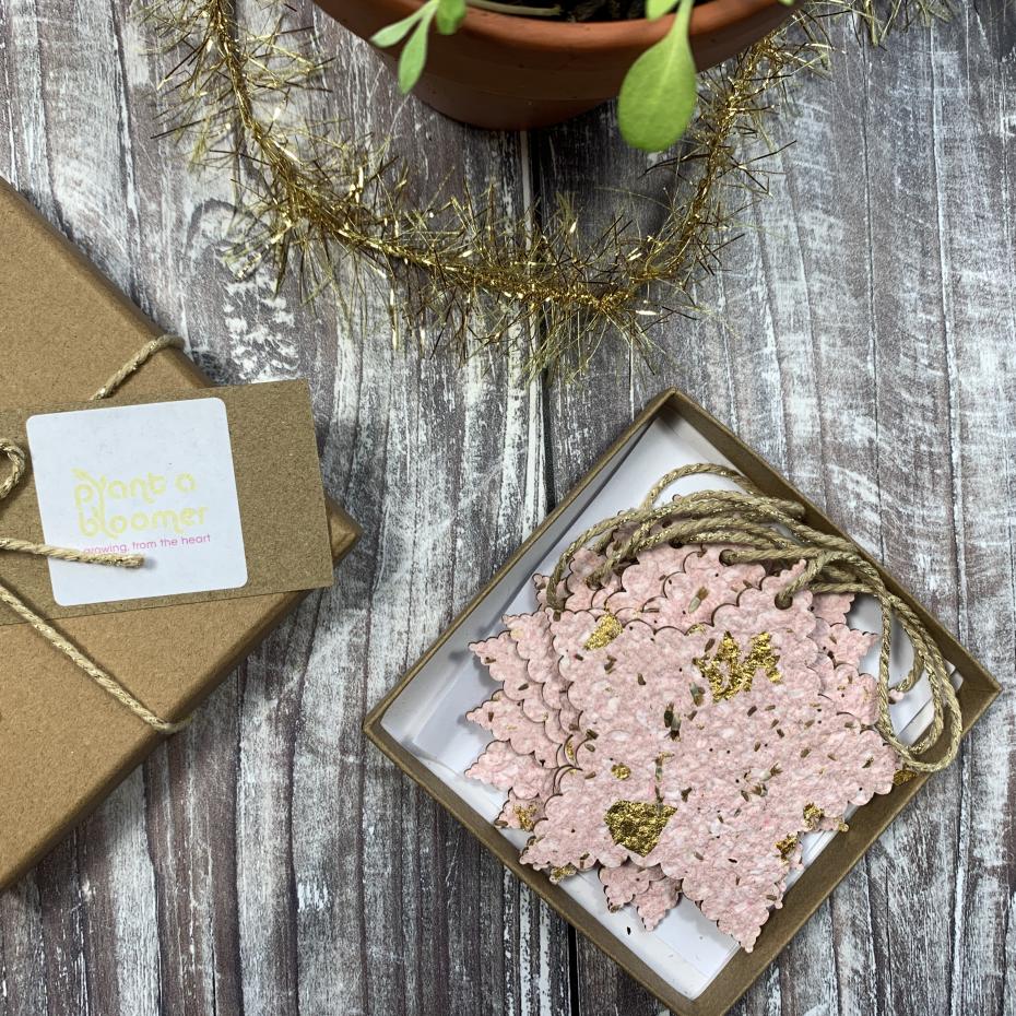 Set of 6 decorations in gift box