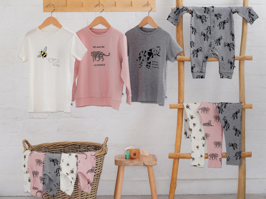 unisex organic clothes in beautiful prints for all ages